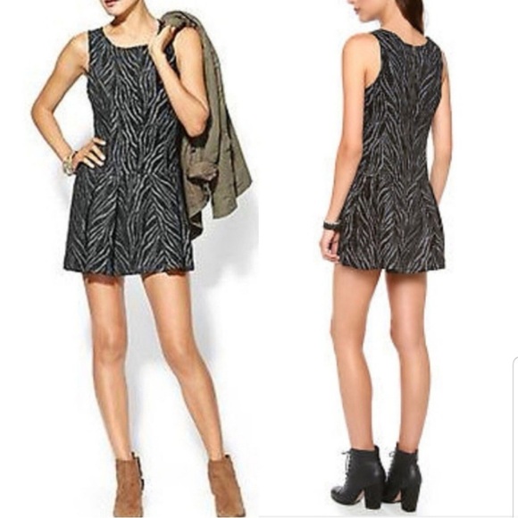Free People Black Chenille Textured Zebra Print
Drop Waist Mini Dress Size 2 - Picture 13 of 13